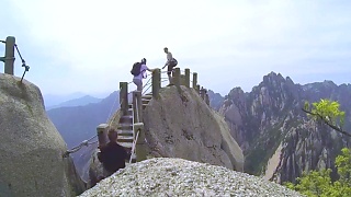 Exploring HuangShan mountain (黄山), AnHui province ...