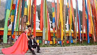 Video : China : Wedding photos at beautiful JiuZhaiGou 九寨沟