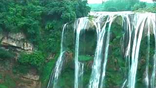 The beautiful HuangGuoShu Waterfall 黄果树瀑布 scenic area – video