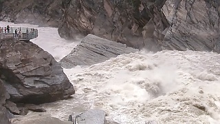Video : China : Tiger Leaping Gorge 虎跳峡, YunNan province