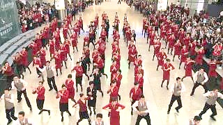 Surprise concert at Hong Kong 香港 International Airport :)