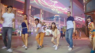 Beijing 北京 Swing !. Awesome feel-good dance video ...    Locations: The Great Wall, the Summer Palace, the `Bird`s Nest` Beijing National Stadium, QianHai - HouHai, the Temple of Heaven, ZhongShan Park and The Place mall.    Music：the fantastic Pink Martini - `Wo Yao Ni De Ai  我要你的爱`  (I Want You, To Be My Baby﻿)        http://swingbeijing.com/  