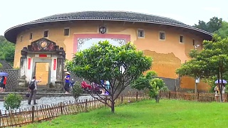 Video : China : The coastal city of XiaMen 厦门 and the Hakka community round houses - FuJian province
