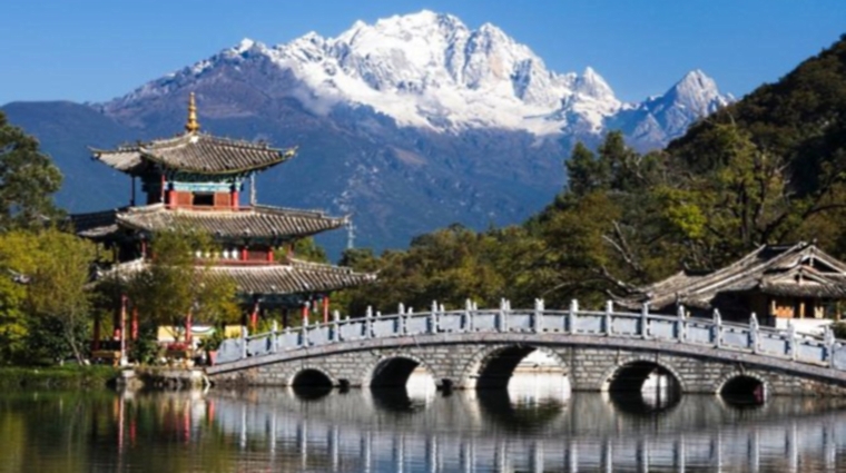 Video : China : A trip to LiJiang, Jade Dragon Snow Mountain and Tiger Leaping Gorge, YunNan province - don't miss it !