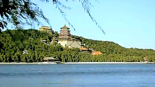 A day trip to the Summer Palace 頤和園 in BeiJing. Filmed in November 2011. 