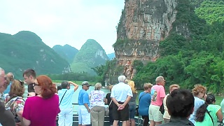 Sailing along the Li River 漓江