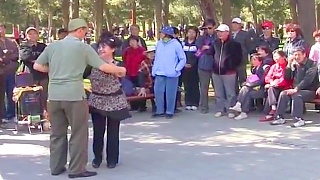 Relaxing in JingShan Park 景山公园, BeiJing