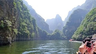 The beautiful LongQing Gorge 龙庆峡, Beijing