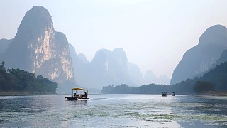 A beautiful day, in the good life, China 中国 trip, 2013 (10 year flashback). Filmed in November 2013.    Places featured: Hong Kong *, Li River (GuangXi) *, LiJiang (YunNan), Tiger Leaping Gorge *, ChengDu (pandas), Tibet *, ShangHai, BeiJing (wild Great Wall *); * indicates most footage.    With Jaap Barneveld ...        ( :  BeijingBuzzz - 20 years of the best China travel and culture videos  : )