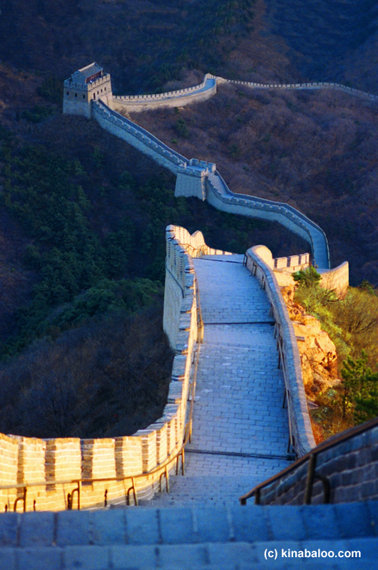 Descending at sunset (Badaling Great Wall).