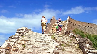 The Great Wall : JinShanLing 金山岭 to SiMaTai 司马台, BeiJing. A beautiful hike. The journey takes about 4 to 5 hours at a reasonably relaxing pace.    With LimeWave Media ...    