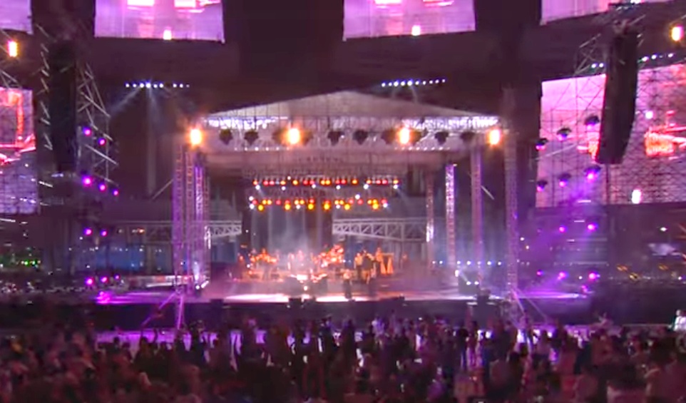 Yanni - China 中国 concert tour 2011 - behind the scenes