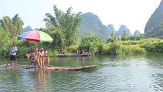 Cycling and bamboo rafting along the beautiful Li River 漓江