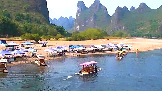 Video : China : The Li River and YuLong River, between YangShuo and Guilin, GuangXi province